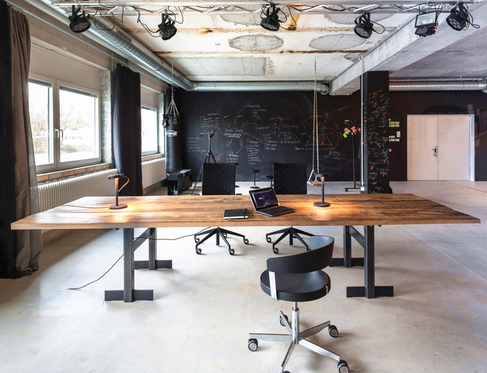 工業(yè)風辦公室裝修設計,廣州辦公室裝修,loft風格辦公室,海博裝飾.jpg 工業(yè)風辦公室裝修設計,廣州辦公室裝修,loft風格辦公室,海博裝飾.jpg